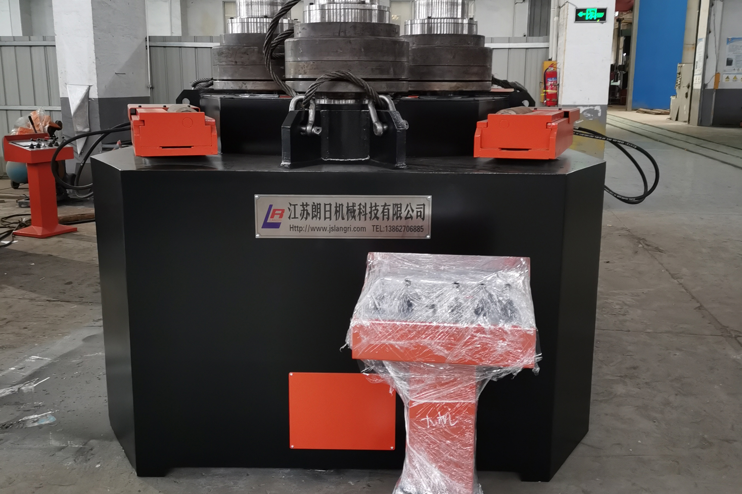 【劃重點(diǎn)】運(yùn)行型材彎曲機(jī)過程中的四大注意事項(xiàng)